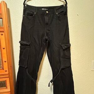 Women’s Black Zara Cargo Jeans